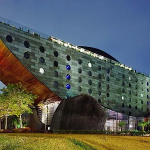 5* Hotel Unique